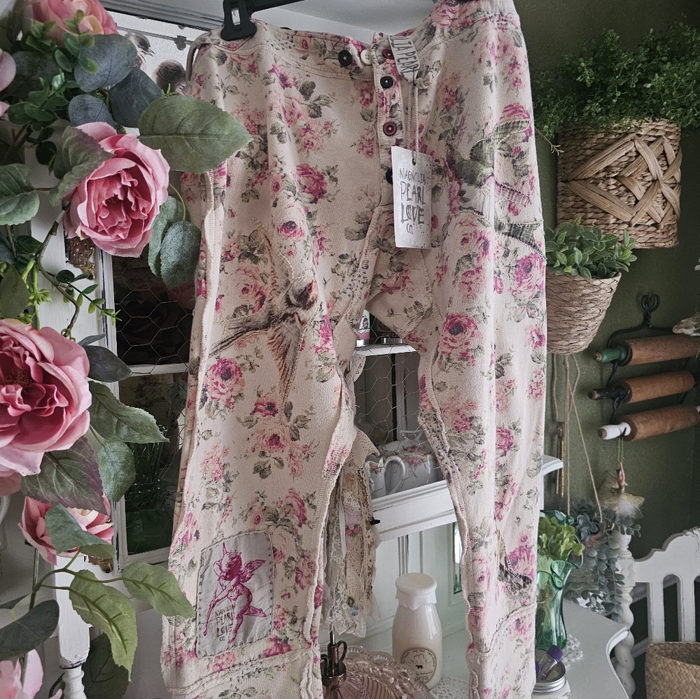 Magnolia Pearl Underjohns Cupid rose